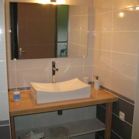 Le Peyroux 3* Teilhet (Puy-de-Dome)